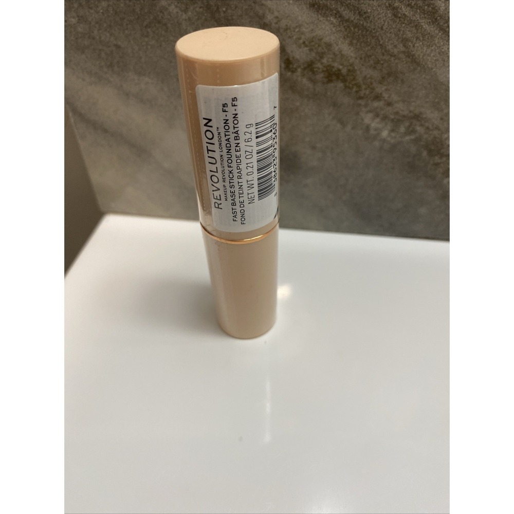 Makeup Revolution Fast Base Stick‎ Foundation - F5 Sealed